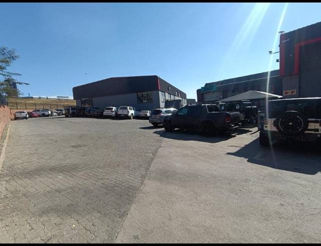 INDUSTRIAL PROPERTY TO RENT IN STRYDOM PARK